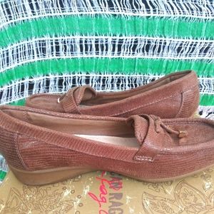 Women's flat shoe